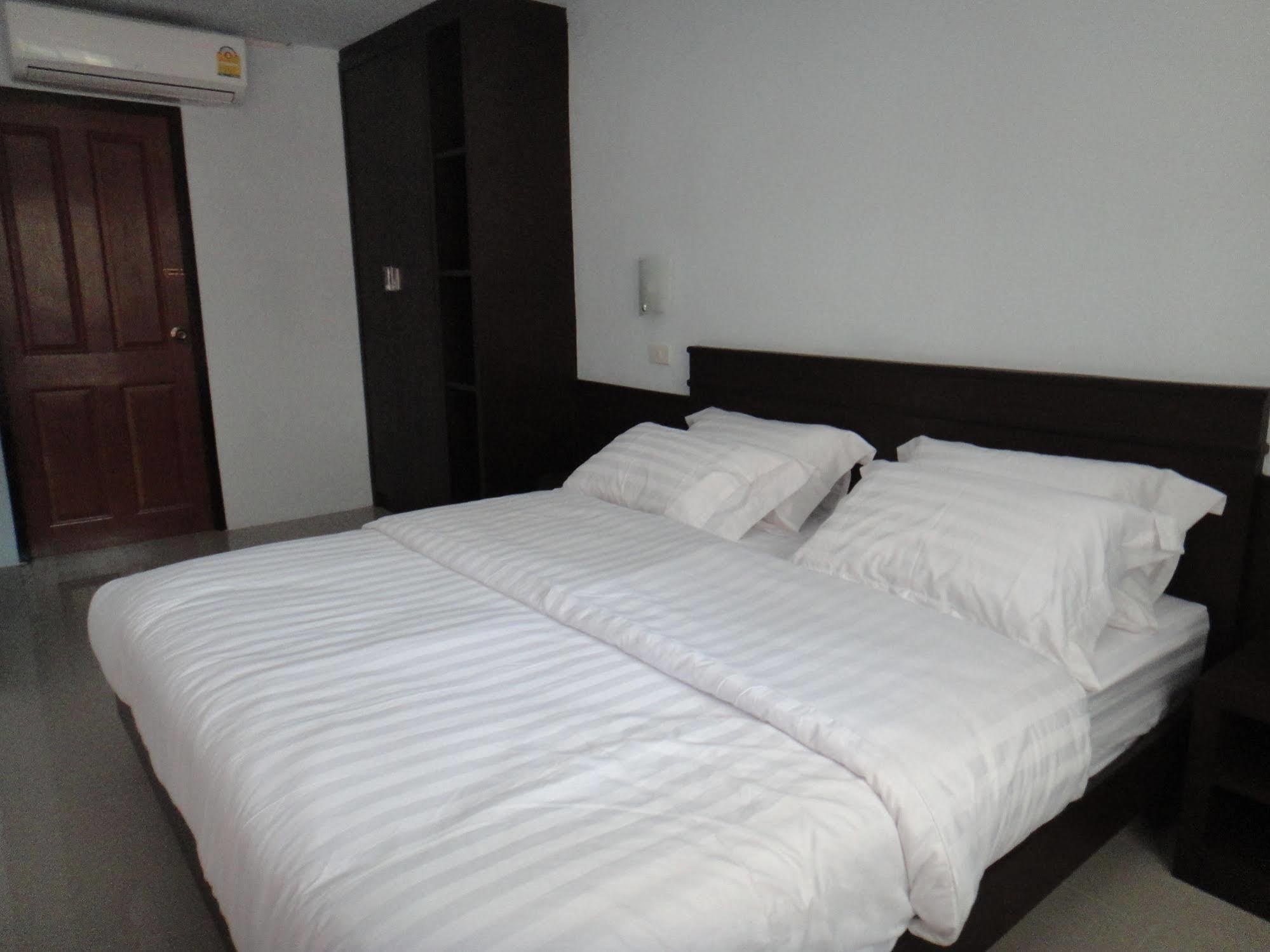 Prajak Inn Udon Thani Exterior photo